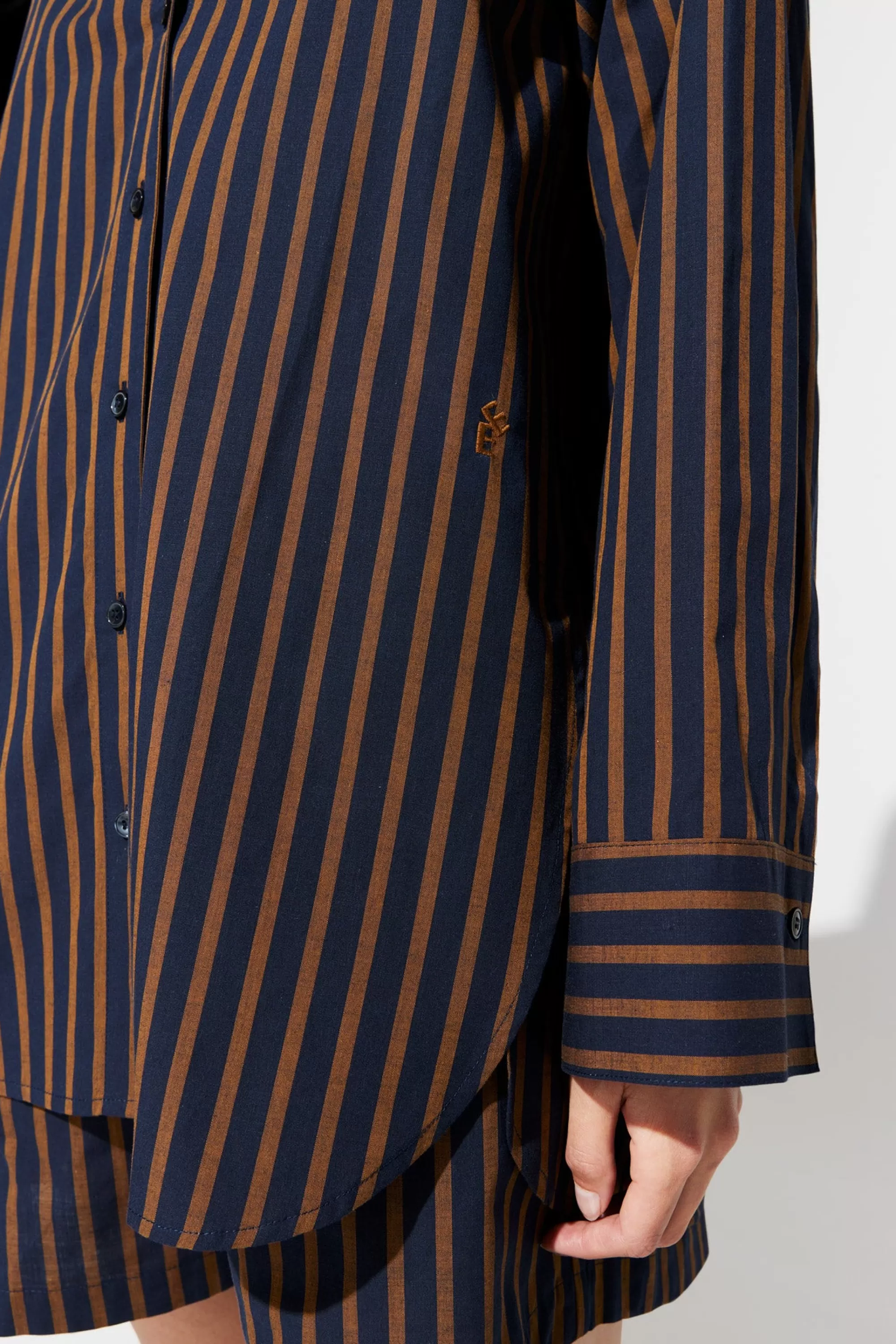 bettina_dk_navy_stripe_2.webp Outlet Bettina dk navy stripe Toppar