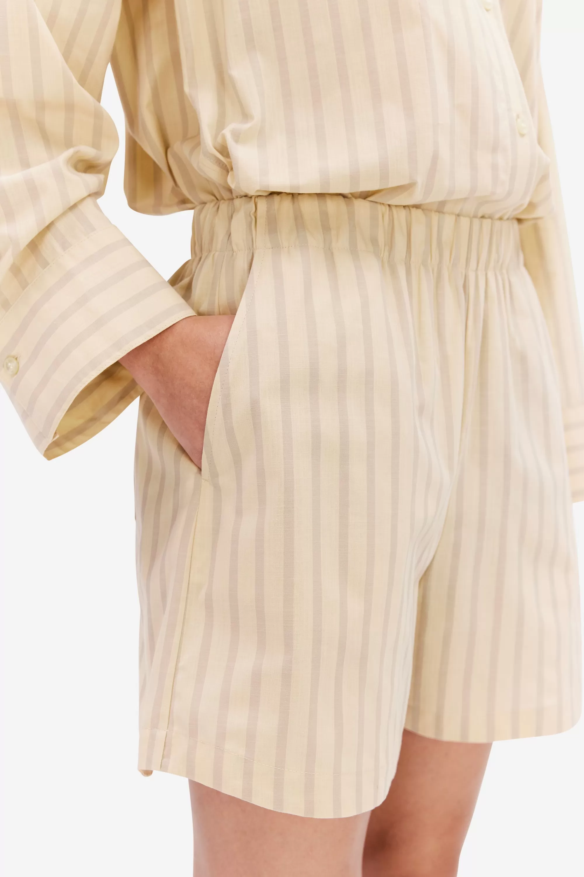 erla_sand_stripe_2.webp Store Erla sand stripe Byxor