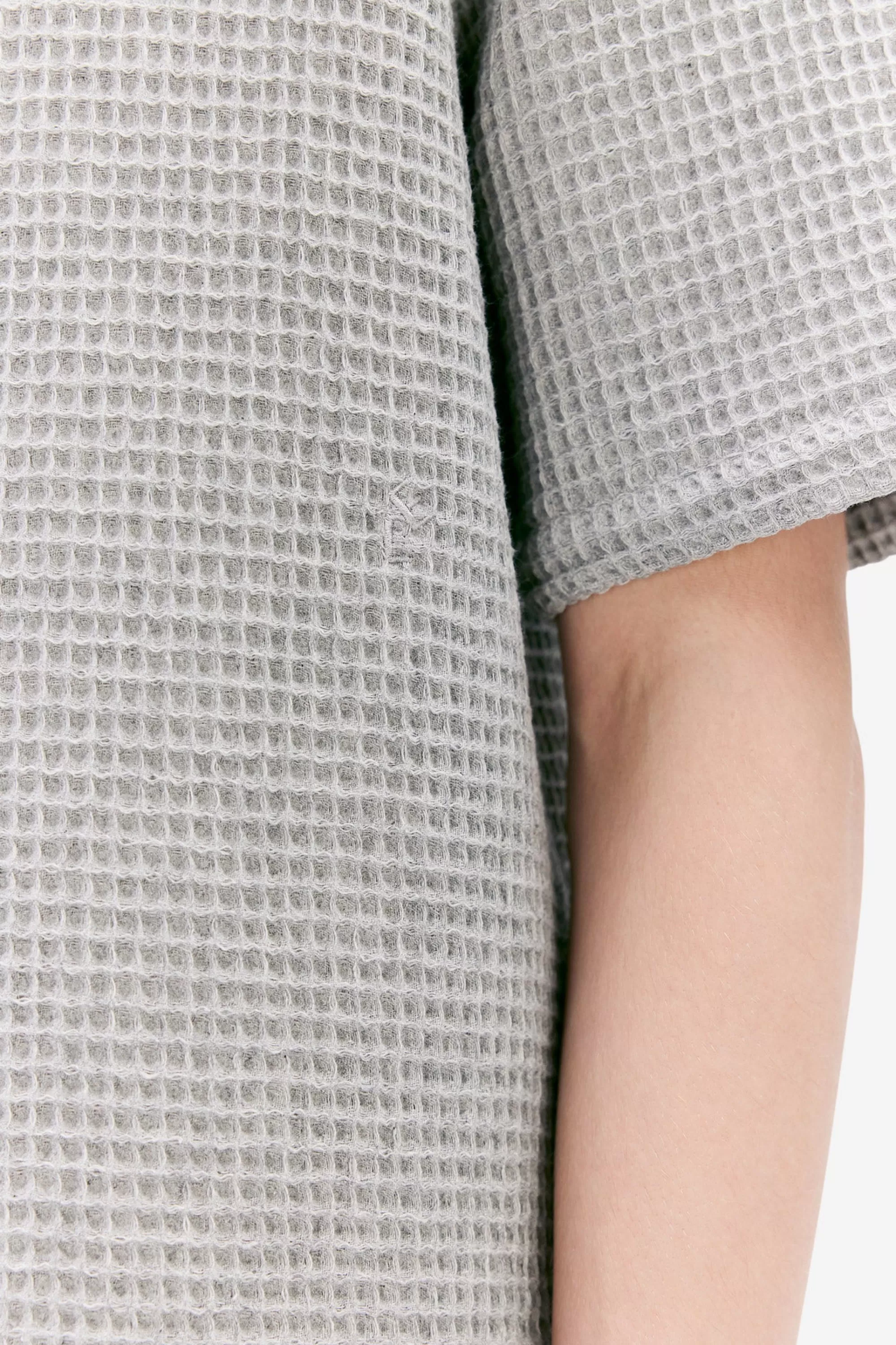 kilian_waffle_grey_melange_2.webp Outlet Kilian Waffle grey melange Skjortor