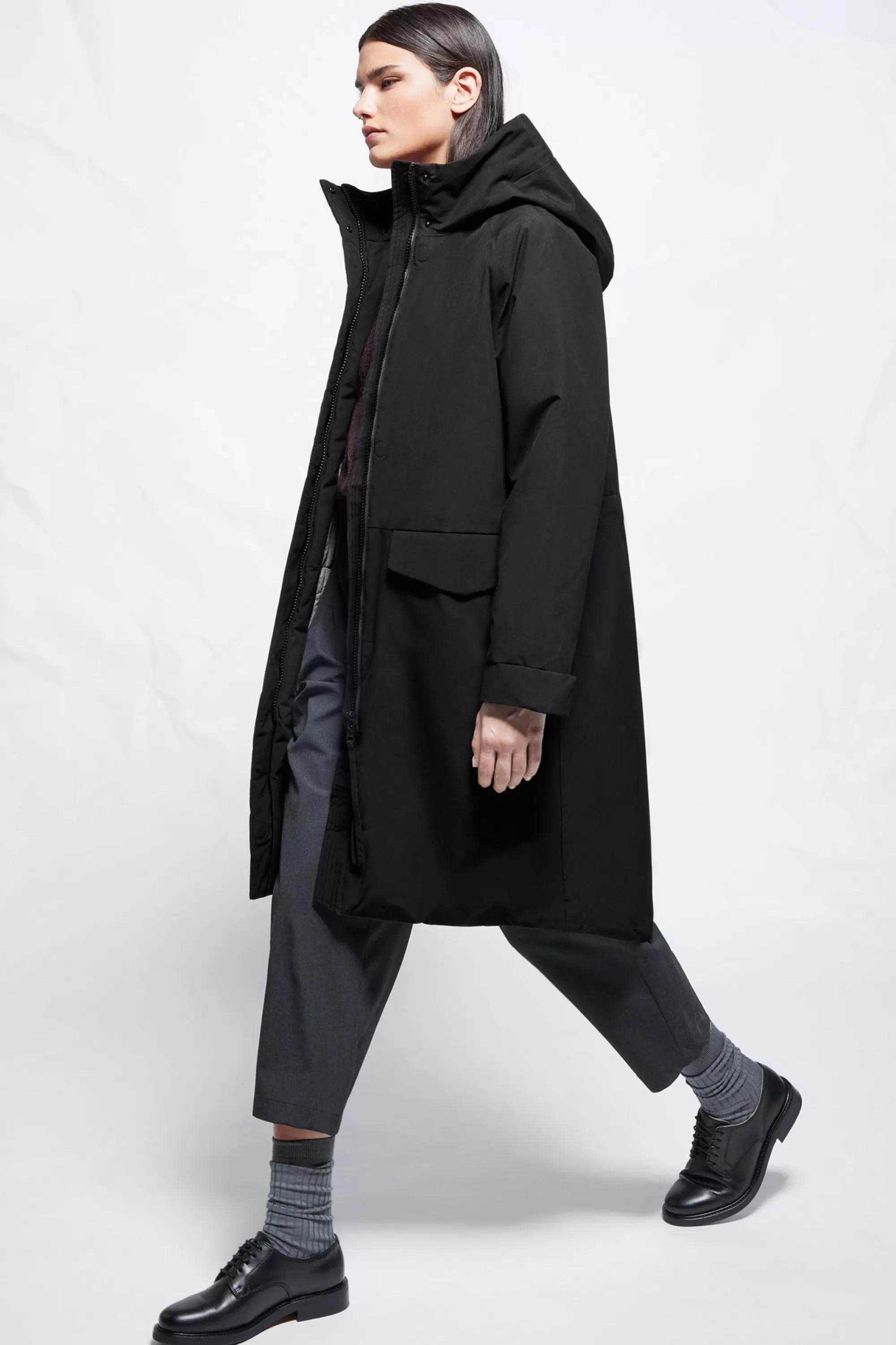 leonida_black_7.webp Hot Leonida Jackor