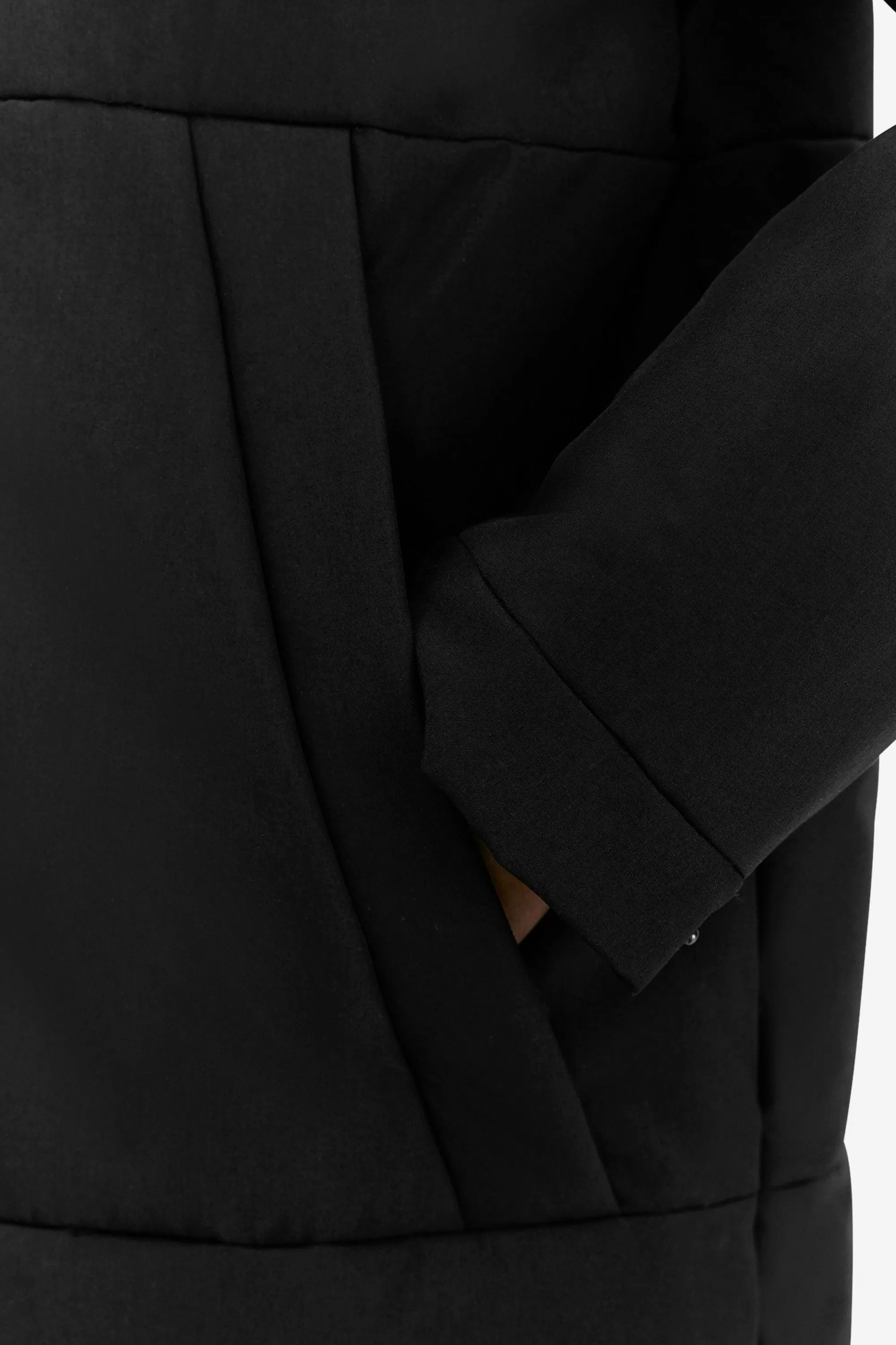 tiril_black_3.webp Outlet Tiril Jackor