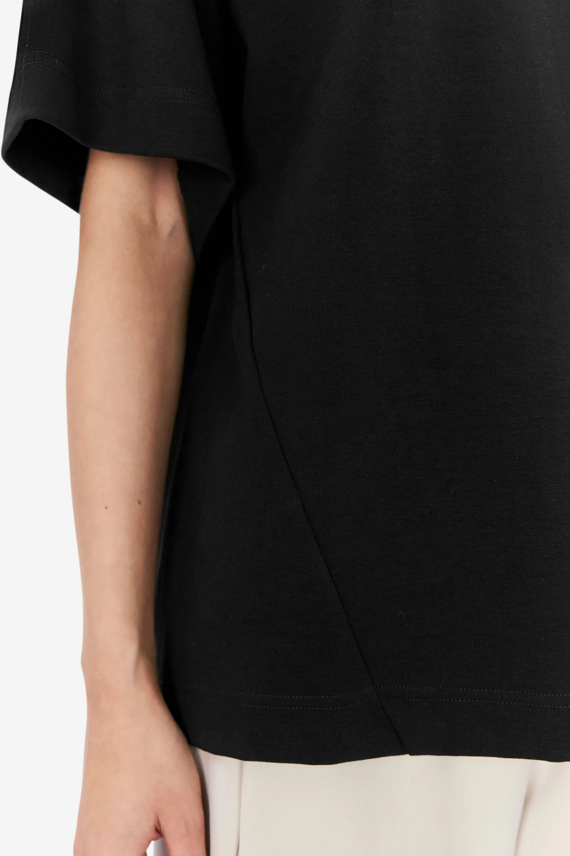 unn_black_2.webp Shop Unn Toppar